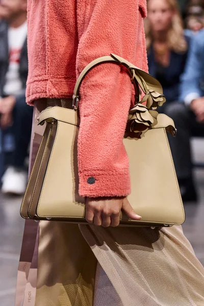 Look 155